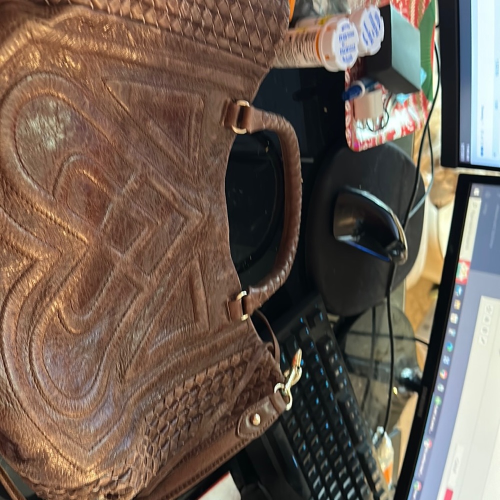 Large satchel. Maroon